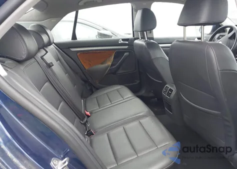 2007 Volkswagen Jetta 2.5 from USA, damaged, VIN 3VWSF71K87M045675